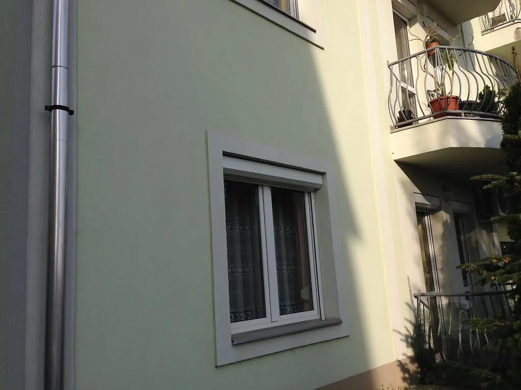 Kristaly Apartman エゲル